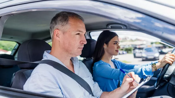 Pourquoi a-t-on plus de chances de réussir son premier examen de conduite avec la conduite accompagnée ?